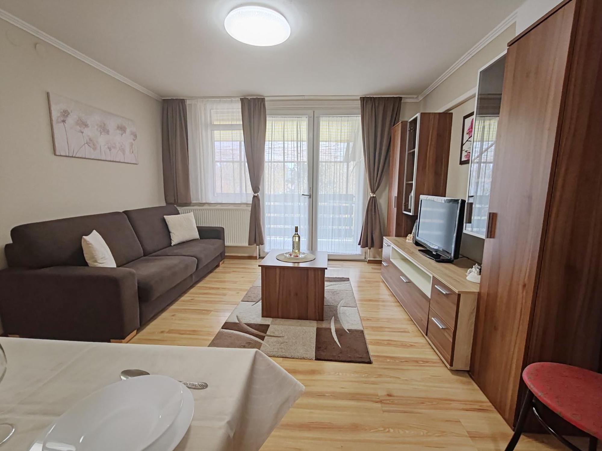 To Apartman Gunarasfuerdo Dombóvár Exterior foto